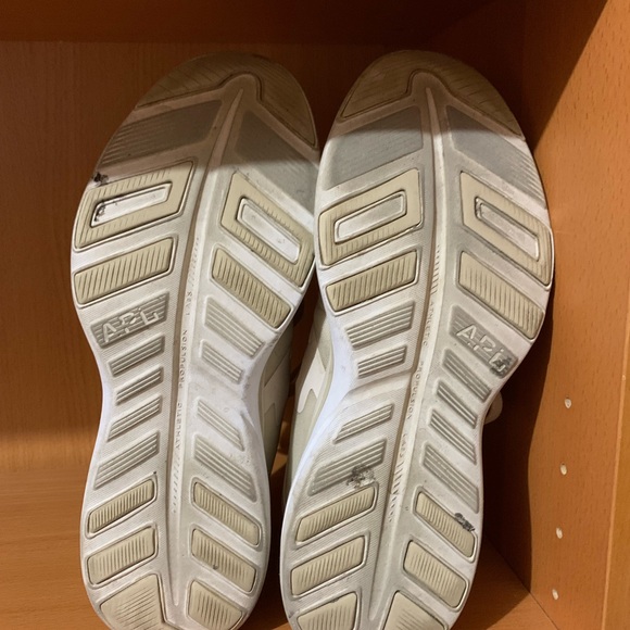 APL Ascends size 9 - Picture 4 of 5